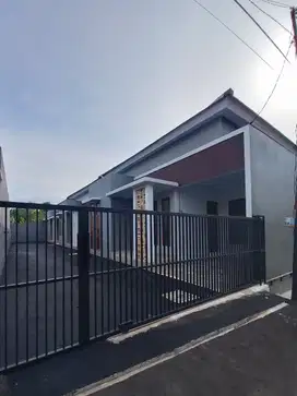 RUMAH SIAP HUNI BATA MERAH 300 METER EXIT TOL SAWANGAN