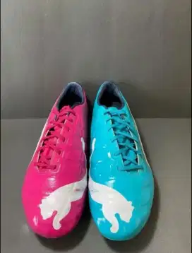 Sepatu bola puma evopower blue & pink