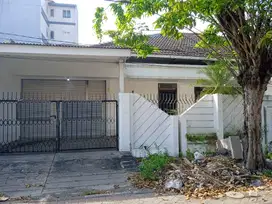 rumah disewakan ngagel tama tengah surabaya