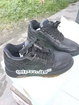 Dijual Cepat Sepatu Off White UK 39 Bisa Unisex