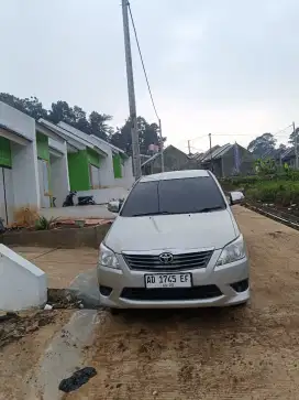 Kijang Inova Orisinil 2012