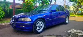 BMW 318i 2001 Bensin