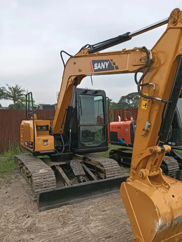 Excavtor SANY - SY 75C  ( Second)