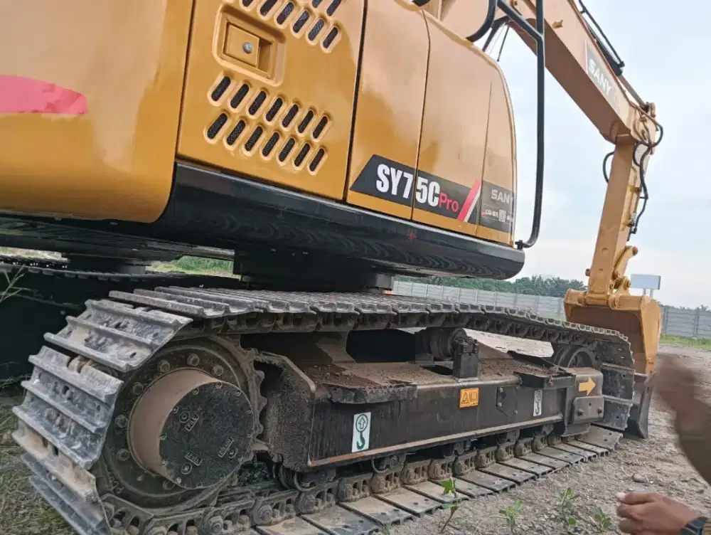 Excavtor SANY - SY 75C  ( Second)