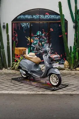 Vespa Primavera Picnic Edition Grey Tahun 2021