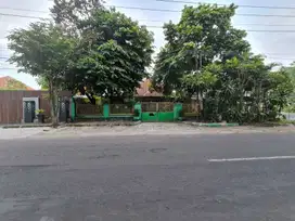Rumah Strategis Tengah Kota Hitung Tanah di Manahan Solo