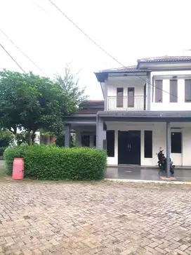 For sale rumah hook di Cibubur Villa 2 ( dekat kranggan permai )