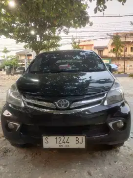 Di jual mobil Toyota avanza pemakaian pribadi