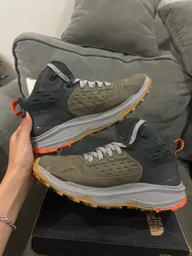 Sepatu gunung TheNortFace