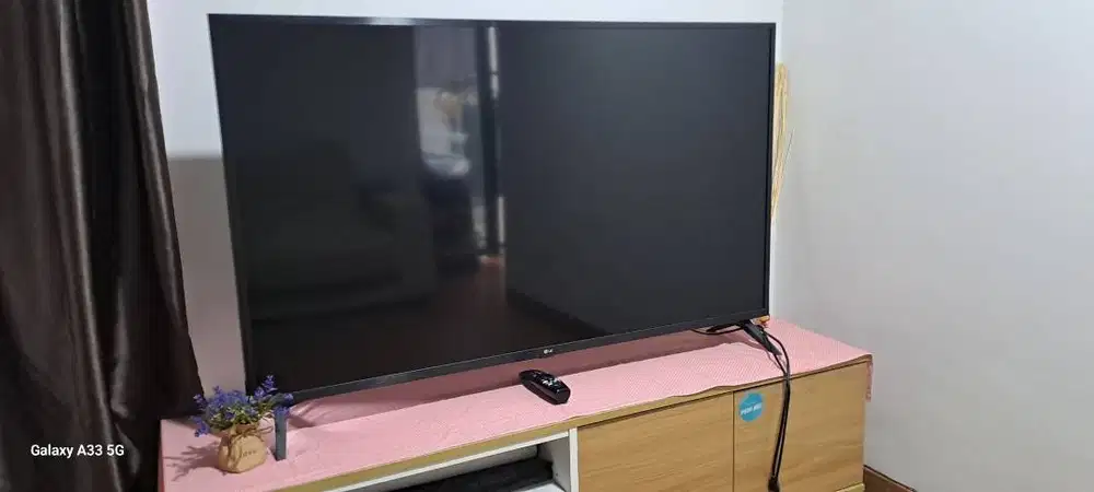 TV LG 4K UHD SmartTV 43/55 Siap pakai, Banyak Aplikasi !