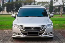 Honda Oddysey Absolute AT 2013 Good Condition