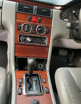 Mercedes-Benz E230 1997 Bensin