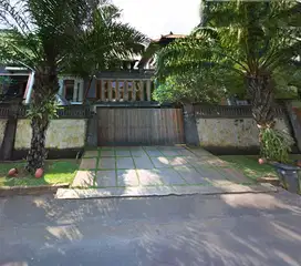 Dijual Rumah Gaya Bali di Jakarta Barat, SHM, Dekat Tol & Mall