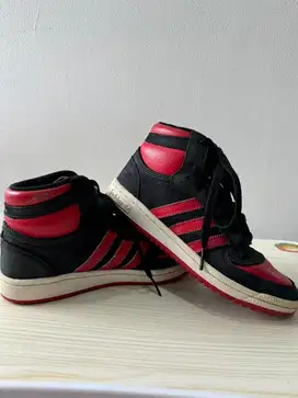 Sepatu anak Adidas