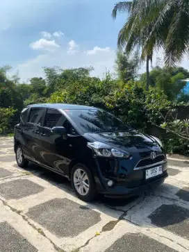 Toyota sienta G matic 2016