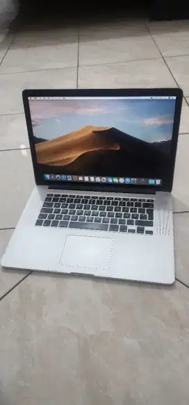 Macbook pro retina core i7 15inch 2015 ram16 256