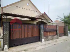 Rumah & EX Usaha Konveksi Lokasi Strategis Padat Penduduk