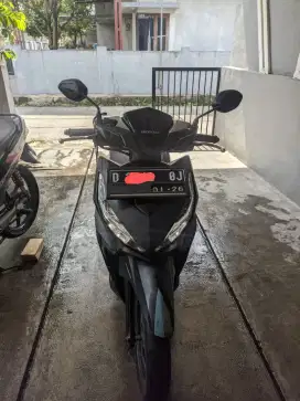 Vario 150 iss hitam 2016
