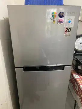 Kulkas  Samsung 2 pintu digital inverter
