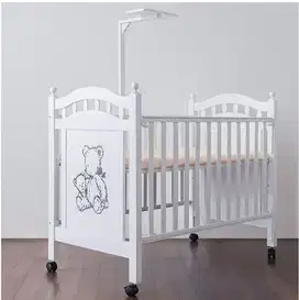 Jual Ranjang Baby merk Equil sama kasur Lateks dan pengaman tepi2 nya.