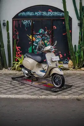 Vespa Primavera S 150 2023 beige