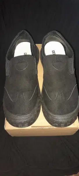 SEPATU COWOK (INI YANG BARU , YANG 1 NYA BEKAS) , UKURAN TERTULIS 42