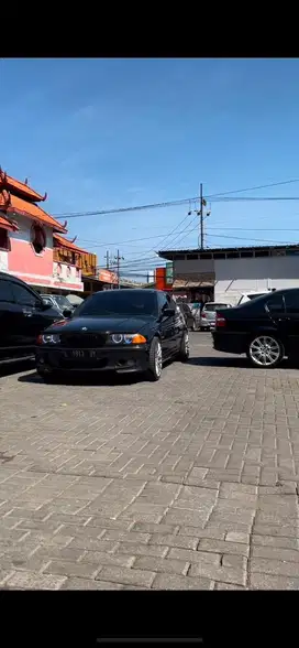 BMW E46 325i 2001 Black on Black