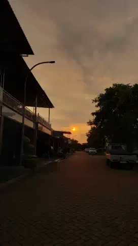 DICARI KARYAWAN WANITA UNTUK JADI HOST LIVE