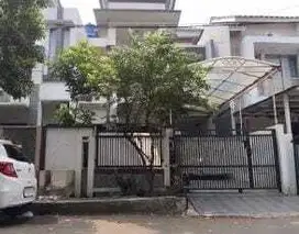 Rumah 2 Lantai Modern di Jantung Taman Galaxy