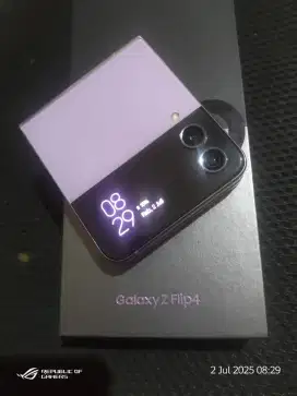 Samsung Z Flip 4 5G 8/256 SEIN lengkap Ada minus