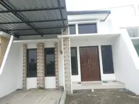 Rumah baru strategis cluster samping RSUD ketileng