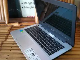 Laptop Asus x455L core i3-4005U/ram6gb/ssd128gb/VGA Nvidia GeForce930M