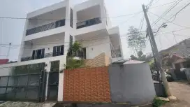 Dijual Rumah Cantik posisi Hook Strategis