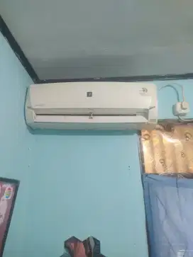 Di jual AC Sharp 3/4