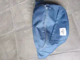 Dijual tas pinggang masih bagus harga miring