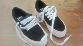Rp 239rb, SNEAKERS WANITA, DC, WOMEN'S TRASE PLATFORM, ORI,SZ 36,22 CM