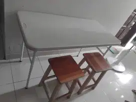 meja lipat informa + 2 kursi kayu