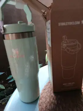 Botol minum merk stanley