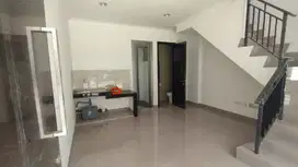 Disewa Rumah Di PIK 2 Tahap 1 Uk 4,5x10 Kondisi Bagus