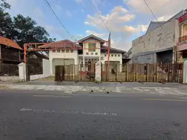 Rumah luas tepi jalan area Kotagede