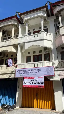 Ruko Simpang Siur 3 strategis 3 lantai Pertokoan Segitiga Emas