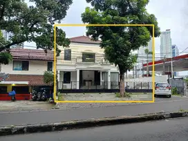 Sewa Standalone Building, Luas 700m2 di Gandaria, Kebayoran Baru