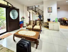 Jual Cepat Rumah HOEK Siap Huni 209m2 Gading Pelangi