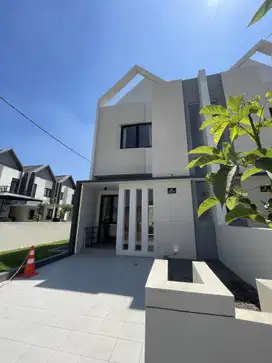 Rumah 2 Lantai Siap Huni Dekat Bandara Juanda Akses Tol n Tengah Kota