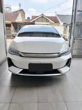 (BARU) BYD M6 Putih 2025