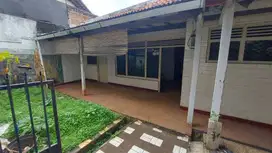 Rumah di Daerah Condet JakTim dengan Luas Tanah 357 meter Akses Motor