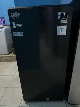 Kulkas Aqua D205 165 Liter (1 pintu)