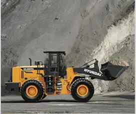 Wheel loader Hyundai HL665L + additional attachment