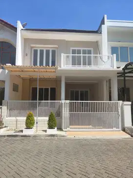 Rumah 2 Lantai Baru Renov SHM di Pakuwon City Taman Mutiara