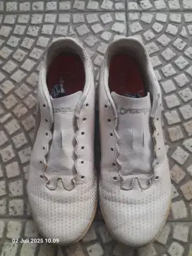 Futsal solaris size 38